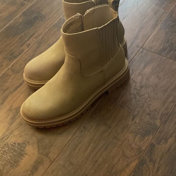 Lug Boots size 12 wide - Picture 4 of 6